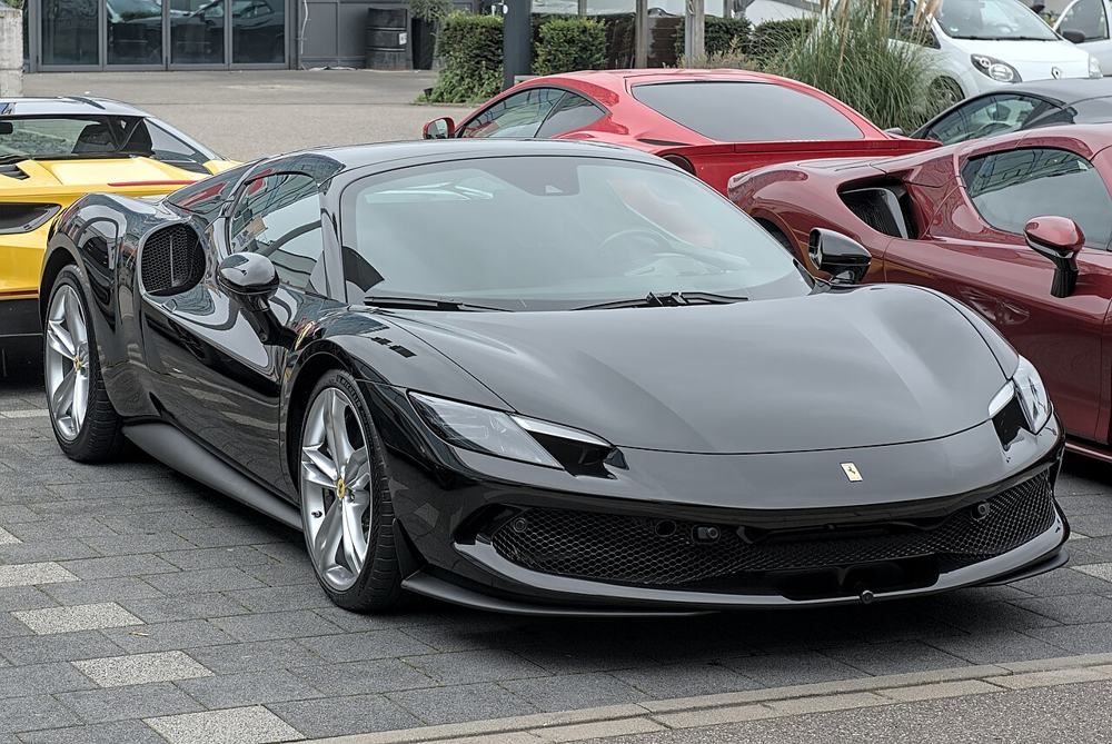 Ferrari 296 GTB 3.0 V6 PHEV 830 CV