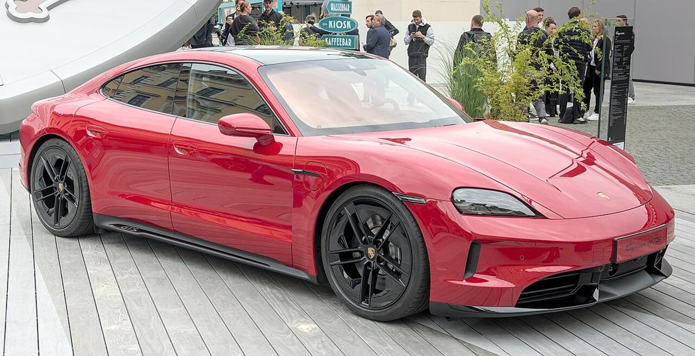 Porsche Taycan 4