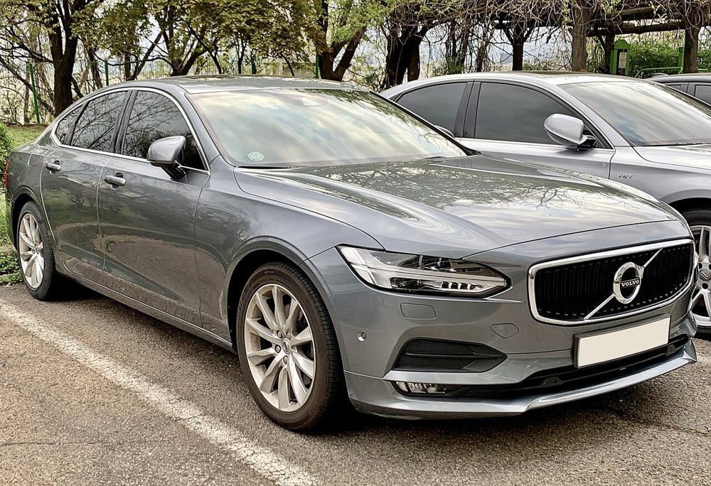 Volvo S90 T8 Recharge AWD (18,8 kWh, 455 CV)